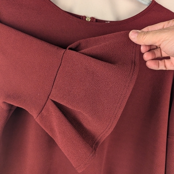 Green Envelope large burgundy blouse with gold zipper in back - Picture 7 of 8